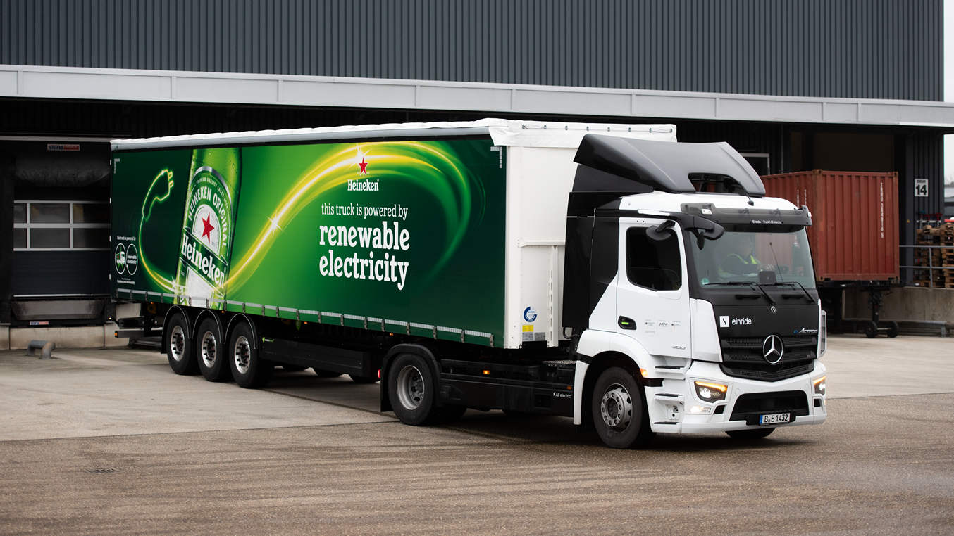 HEINEKEN kondigt het eerste elektrische vrachttransport aan dat  de grens overgaat in samenwerking met Einride