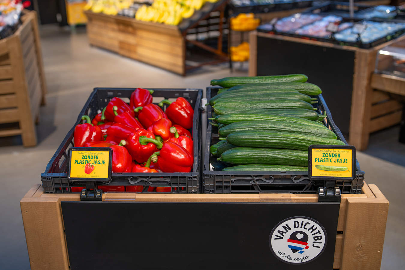 Jumbo trekt plastic jas uit van Nederlandse rode paprika, komkommer en bosui
