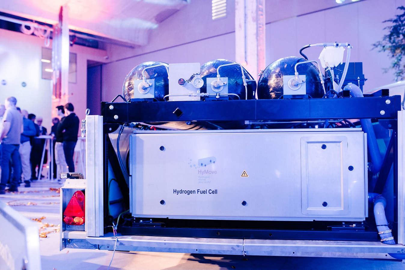 Clean City en HyMove presenteren eerste waterstof aangedreven generator voor laden EV’s