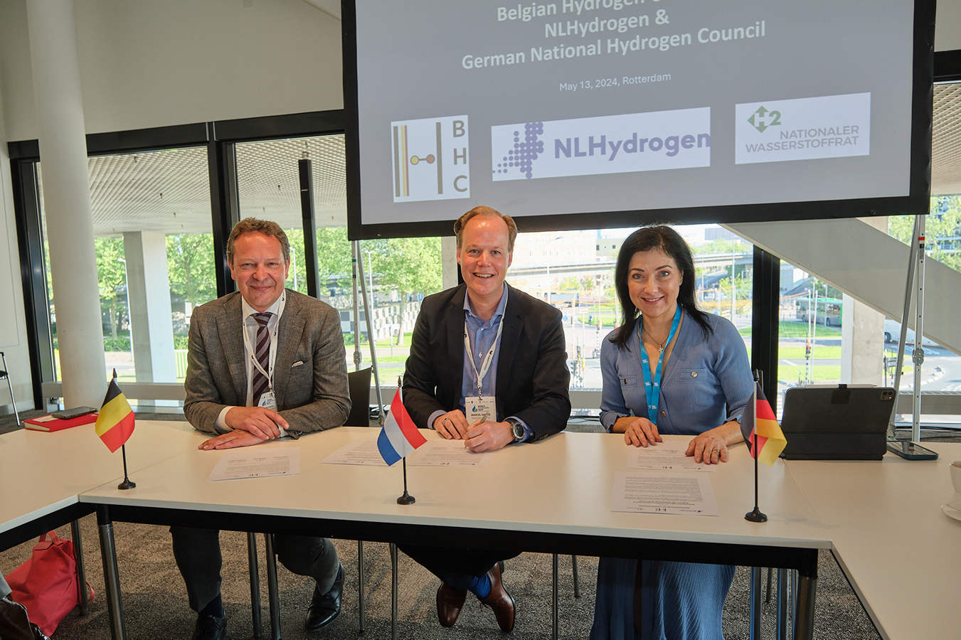 Waterstofbranchevereniging NLHydrogen tekent MoU met zusterverenigingen België en Duitsland