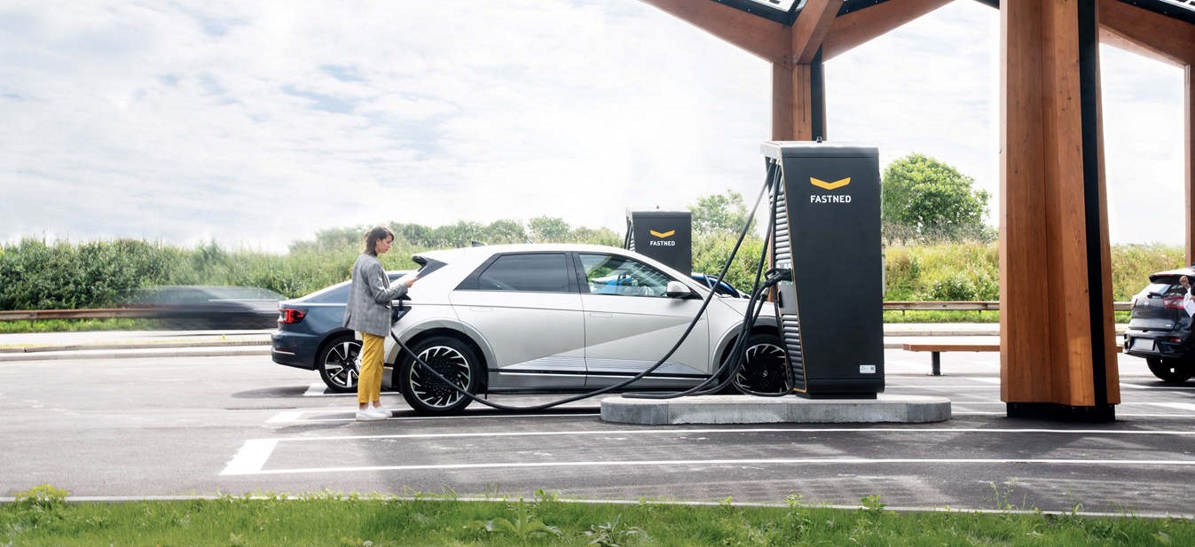 Fastned sluit tweede Corporate Power Purchase Agreement met Ecorus via Scholt Energy