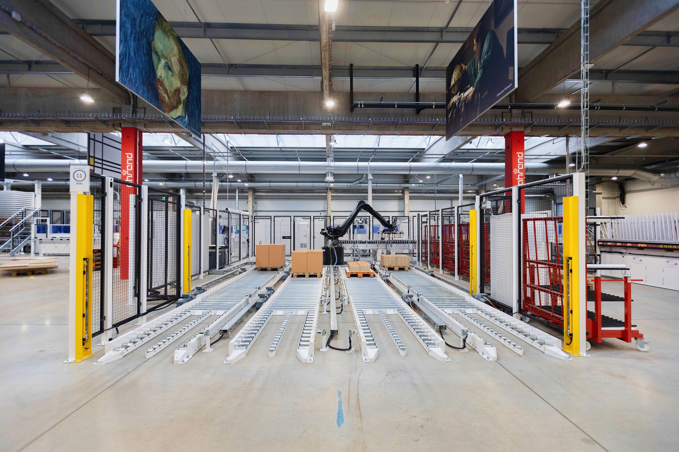 Koninklijke Ahrend opent volledig geautomatiseerde Wood Hub in Praag