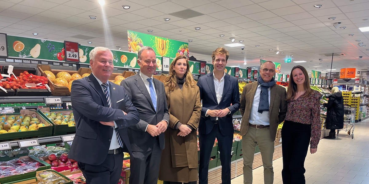 staatssecretaris-karremans-op-werkbezoek-bij-lidl.JPG