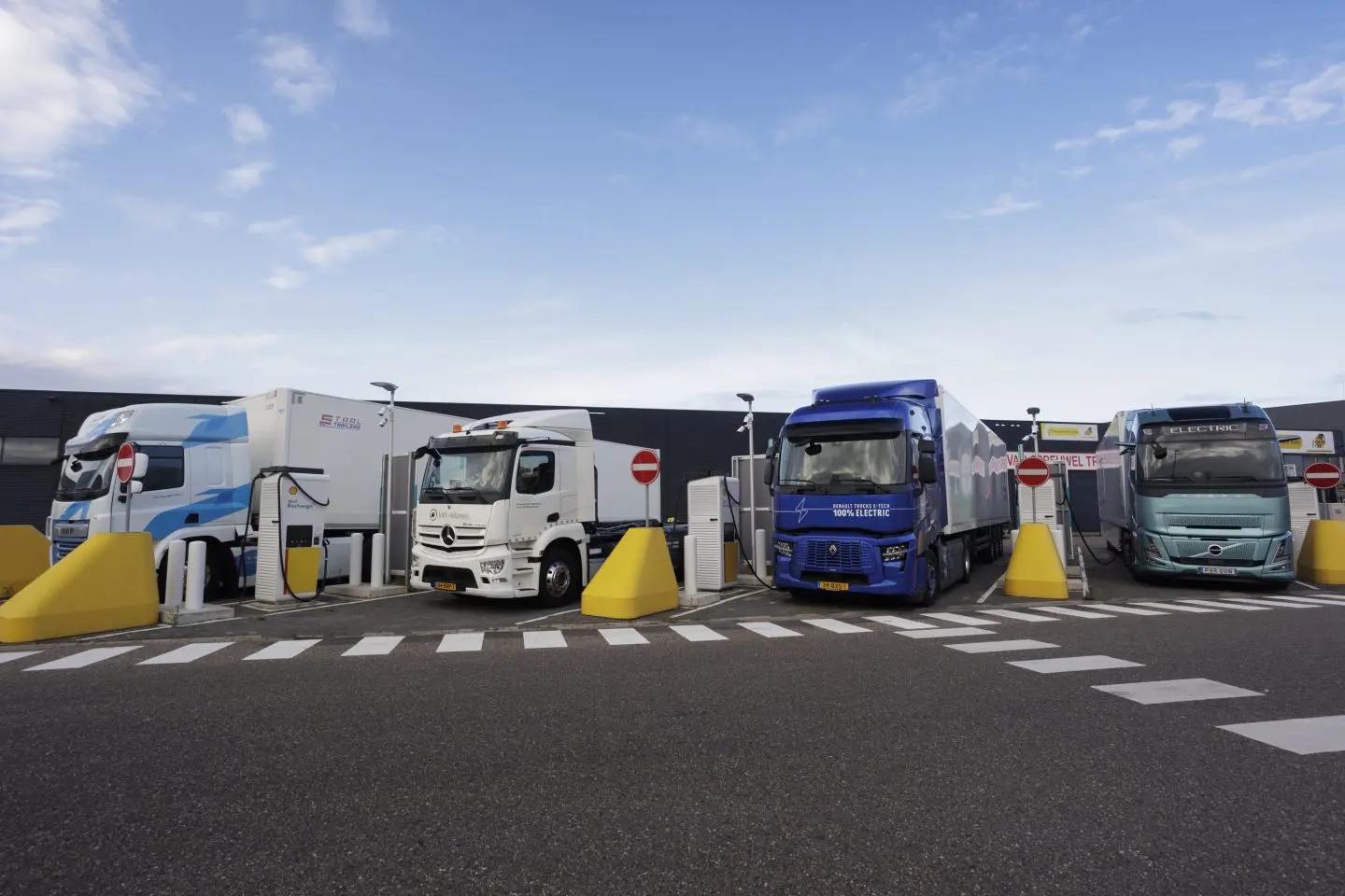 Verwachting onderzoekers ElaadNL: ‘Bijna alle trucks en bestelwagens elektrisch in 2050’