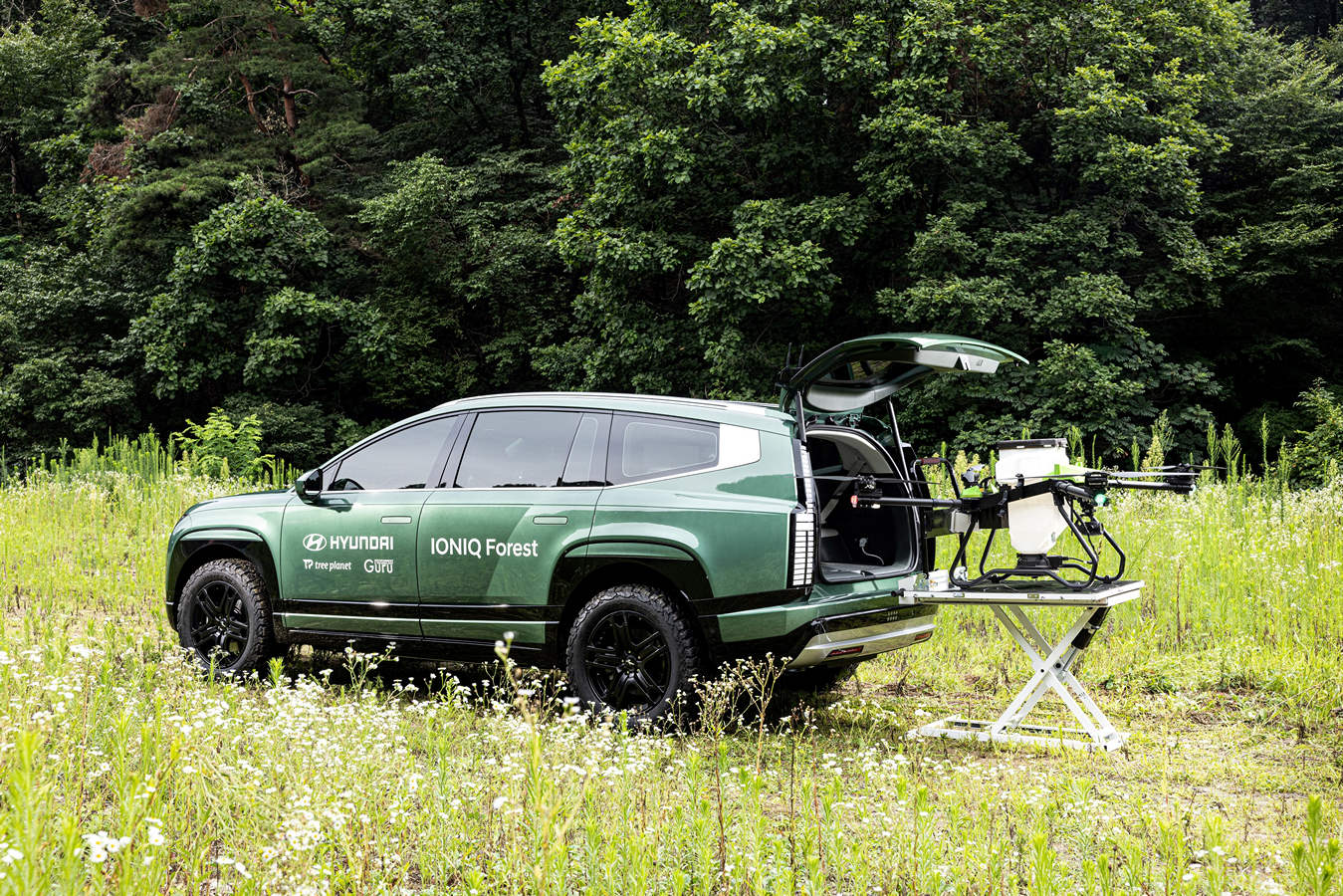 01_IONIQ 9 Seed Ball Drone Station.JPG