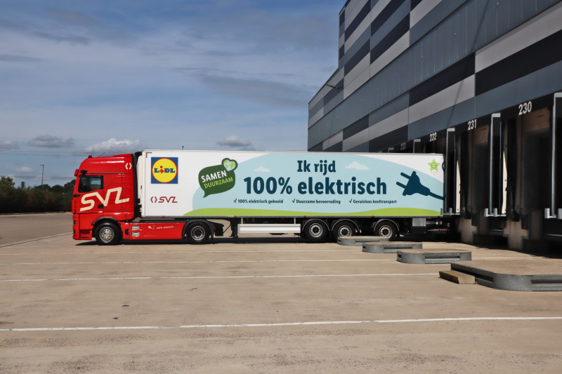 Twee MAN eTGX trekkers voor SVZ Transport (2).jpg