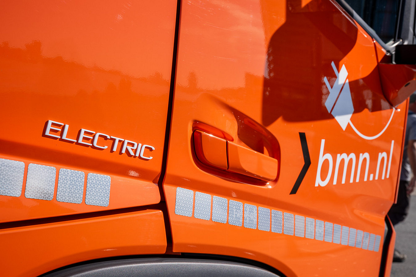 BMN Bouwmaterialen breidt emissievrij wagenpark uit met nieuwe elektrische truck voor Midden West