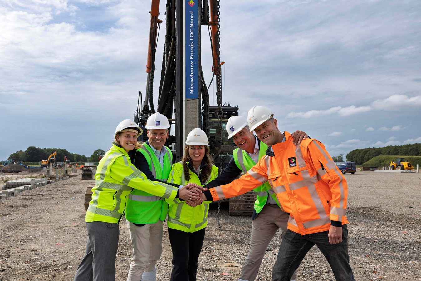 Eerste paal markeert start bouw nieuw distributiecentrum Enexis in Hoogeveen